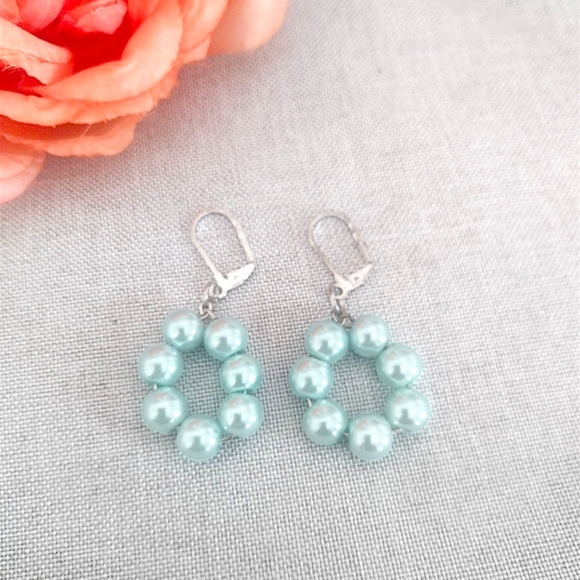 Seafoam Round Acrylic Beaded Earrings - Picture 1 of 2